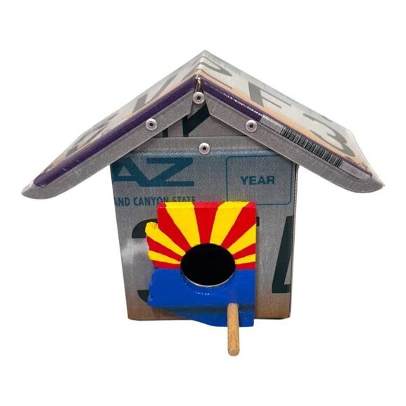 Handcrafted Arizona License Plate Birdhouse With Perch & Chain Souvenir Phoenix - Picture 1 of 6
